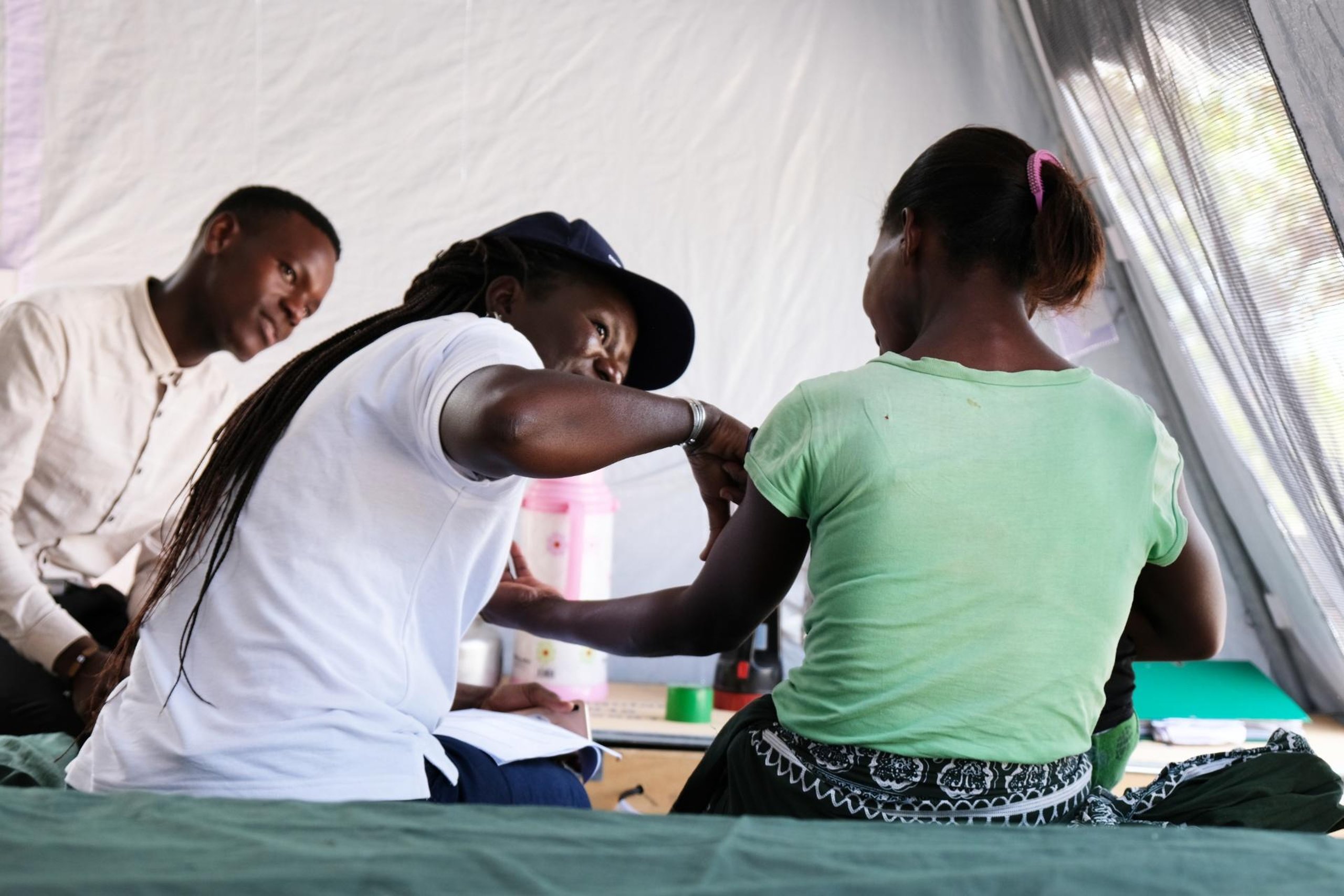 UNFPA with support from NORCAP expert Sabine, has set up tents for sexual and reproductive health programmes. 