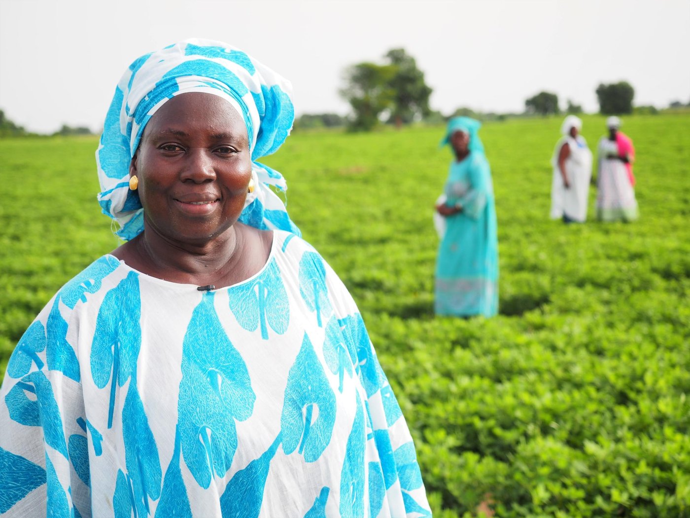 Aissatou Ndaw is the leader of a local women's group called "Sisters United" in Kaffrine, Senegal. She is also a focal point for the national meteorological services (ANACIM), and receives weather forecasts that she distributes to her network. (Photo: Fernanda Baumhardt/NORCAP) 