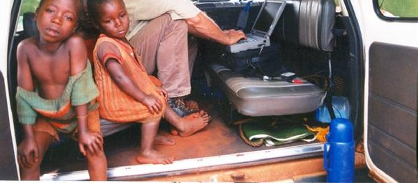 During the 1994 Rwanda crisis, 800,000 people were killed and more than 500,000 fled across the border to neighbouring Tanzania. In the refugee camps in the western part of the country, social worker Stener Vogt helped to establish the world’s first digital photo tracing system for orphaned children.